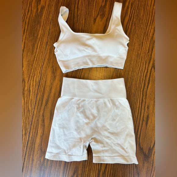 Cream white athletic short set size medium - Picture 2 of 3